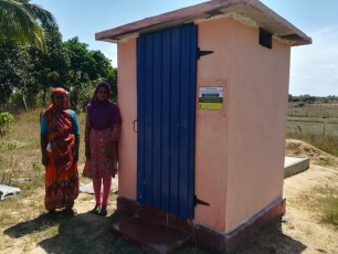 Latrines Terminées 23 - Famille Careem 1